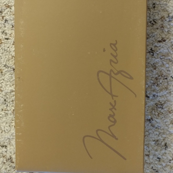 Beautiful Leather Sandal - Picture 4 of 4